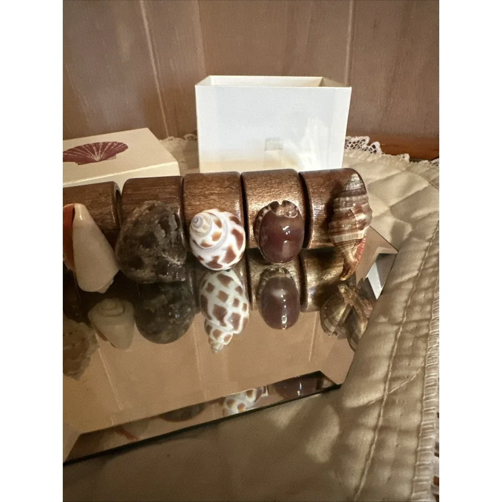 Set 6 Seashell and Wood Napkin Rings Nautical Coastal Decor Vintage Wooden w/Box